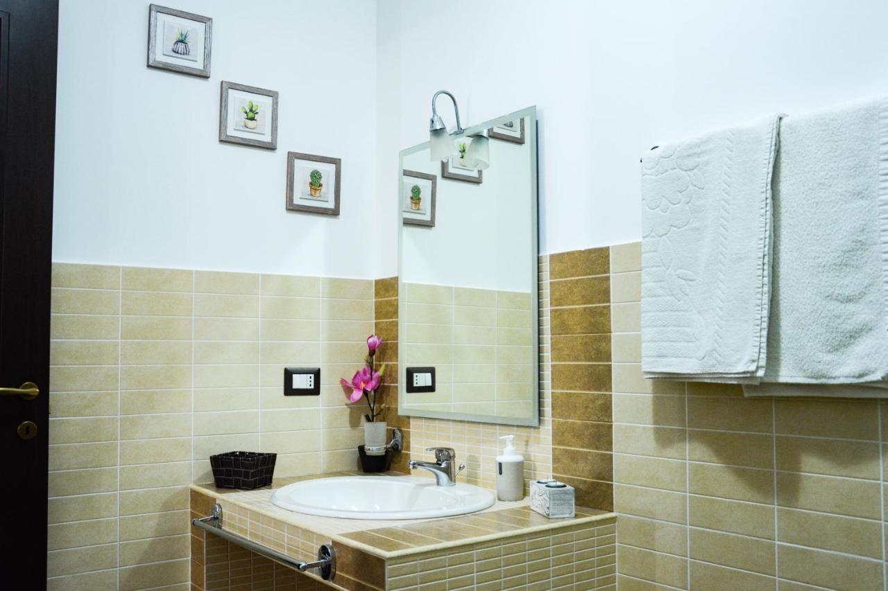 Bed and Breakfast A Due Passi Dal Mare Capo dʼOrlando Exterior foto