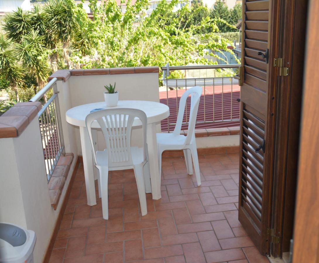 Bed and Breakfast A Due Passi Dal Mare Capo dʼOrlando Exterior foto